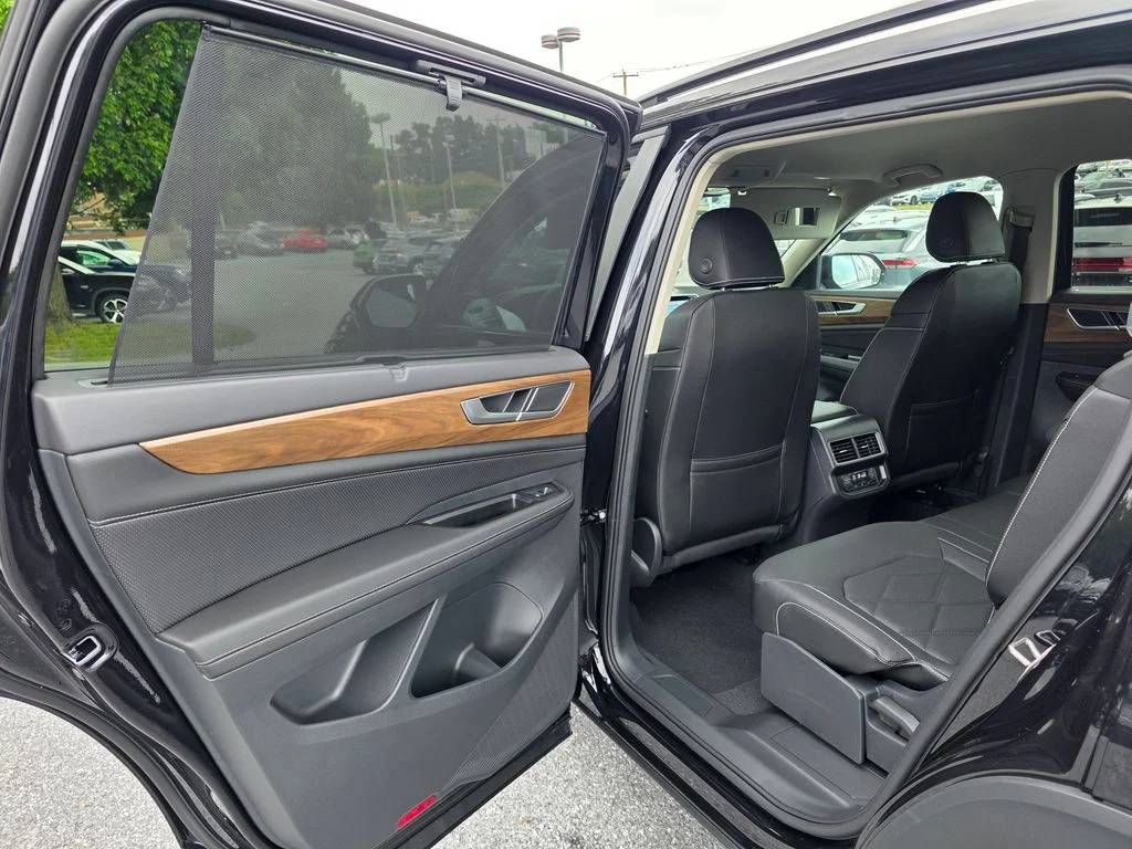 New 2026 Deep Black Pearl Volkswagen 2.0T SE w/Technology image 19