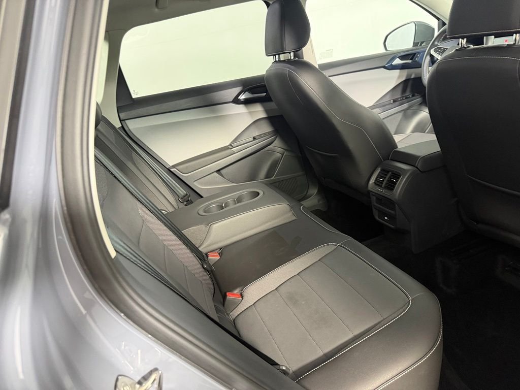Used 2023 Pure Gray Volkswagen 1.5T SE image 25