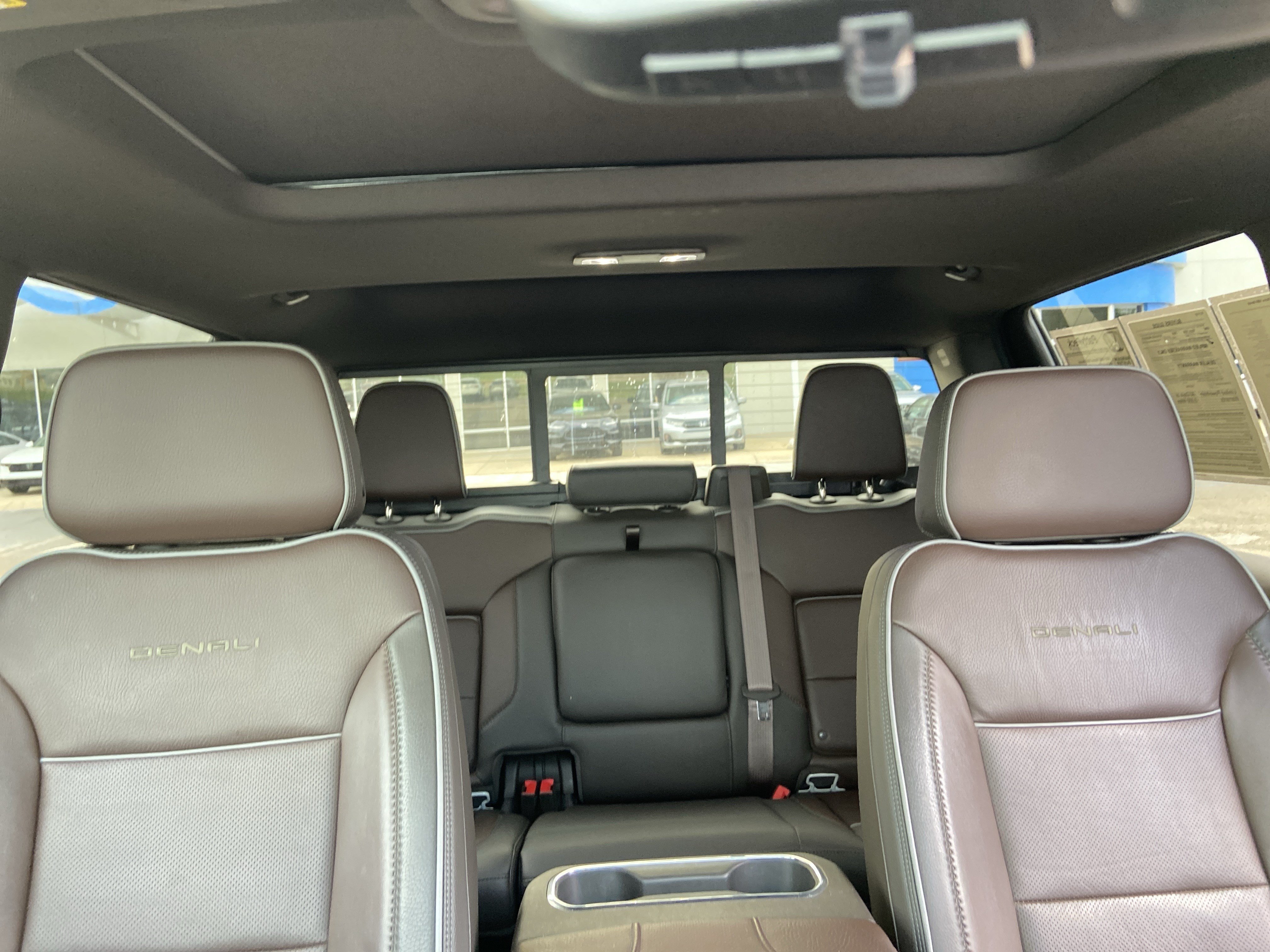 Used 2022 White Frost Tricoat GMC Denali image 19
