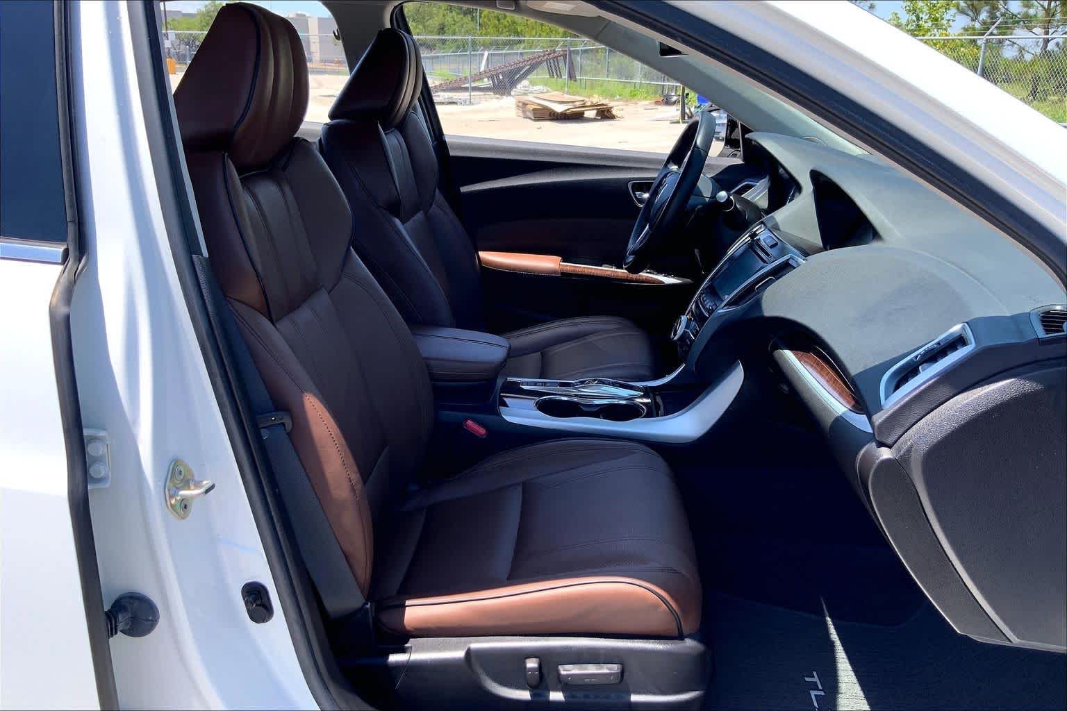 Used 2020 Platinum White Pearl Acura w/Technology Pkg image 9