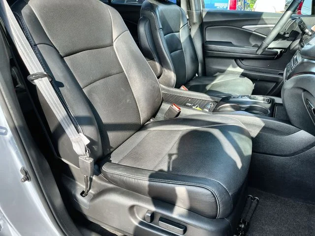 Certified Used 2023 Gray Honda EX-L image 27
