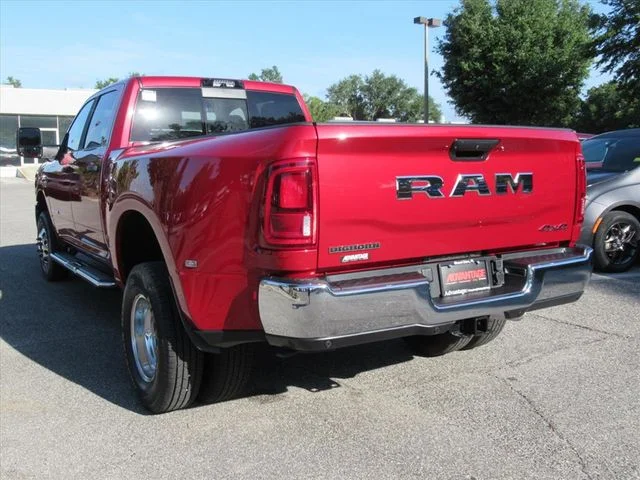 New 2026 Molten Red Pearl-Coat Exterior Paint RAM Big Horn image 5