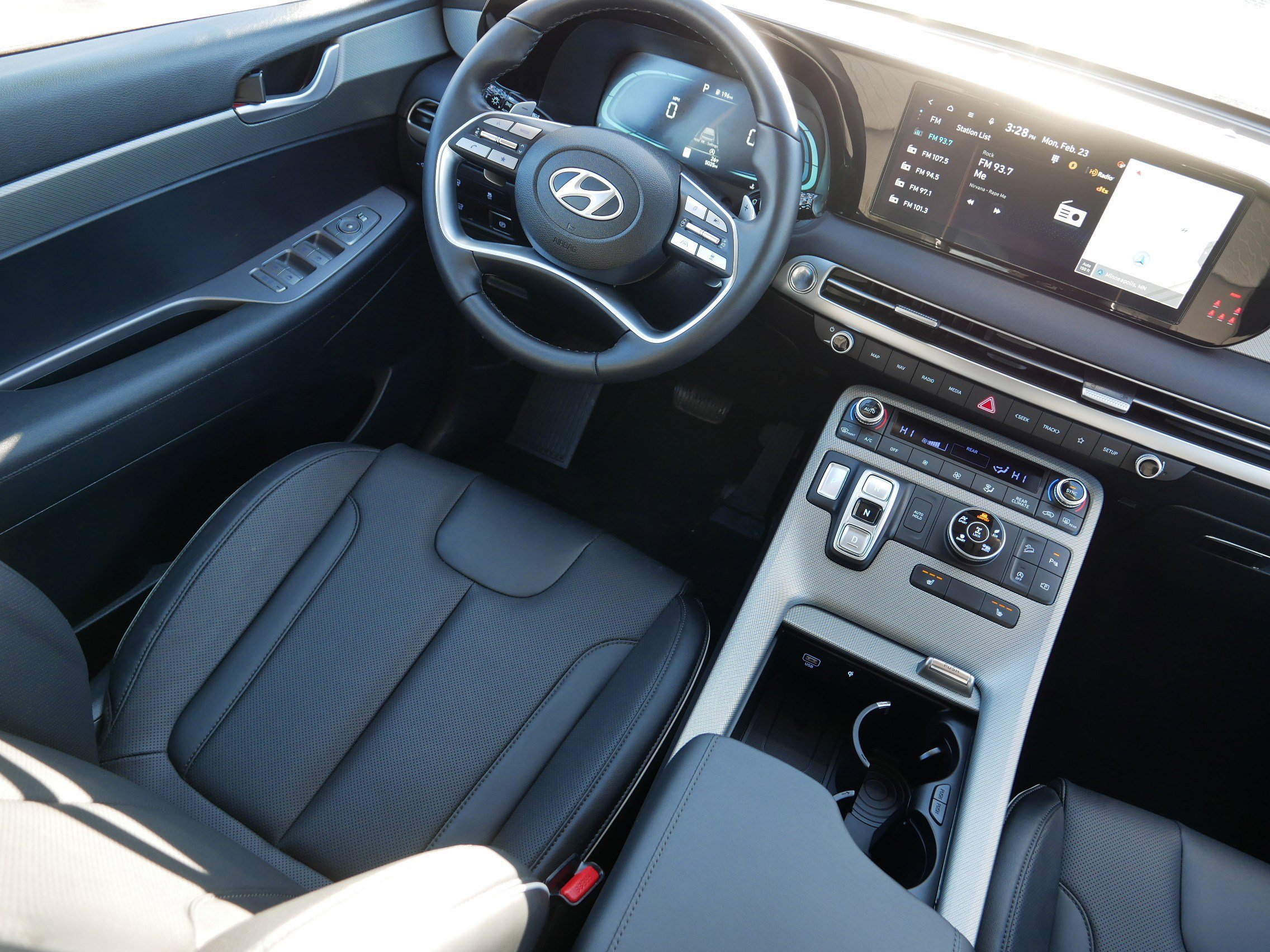 Certified Used 2025 Typhoon Silver Hyundai SEL image 9