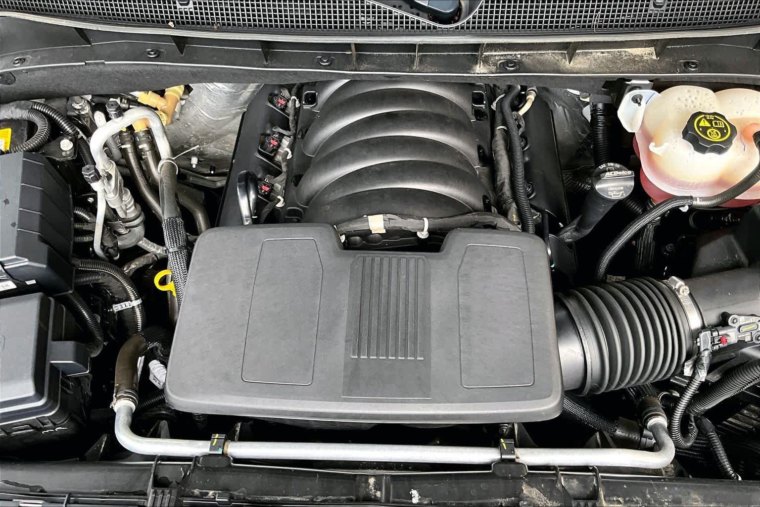Used 2023 Summit White Chevrolet Z71 image 33