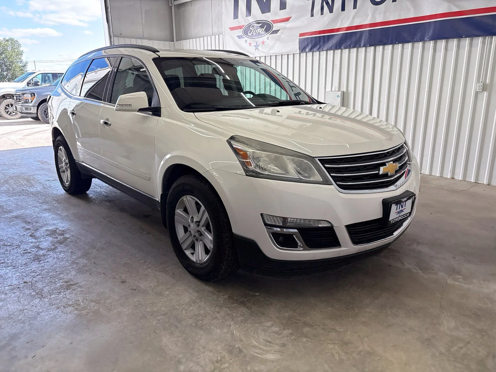 Used 2014 White Chevrolet 2LT image 2