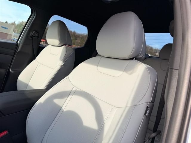 Used 2026 White Hyundai SEL image 12