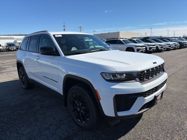 New 2026 Bright White Clear-Coat Exterior Paint Jeep Altitude image 1