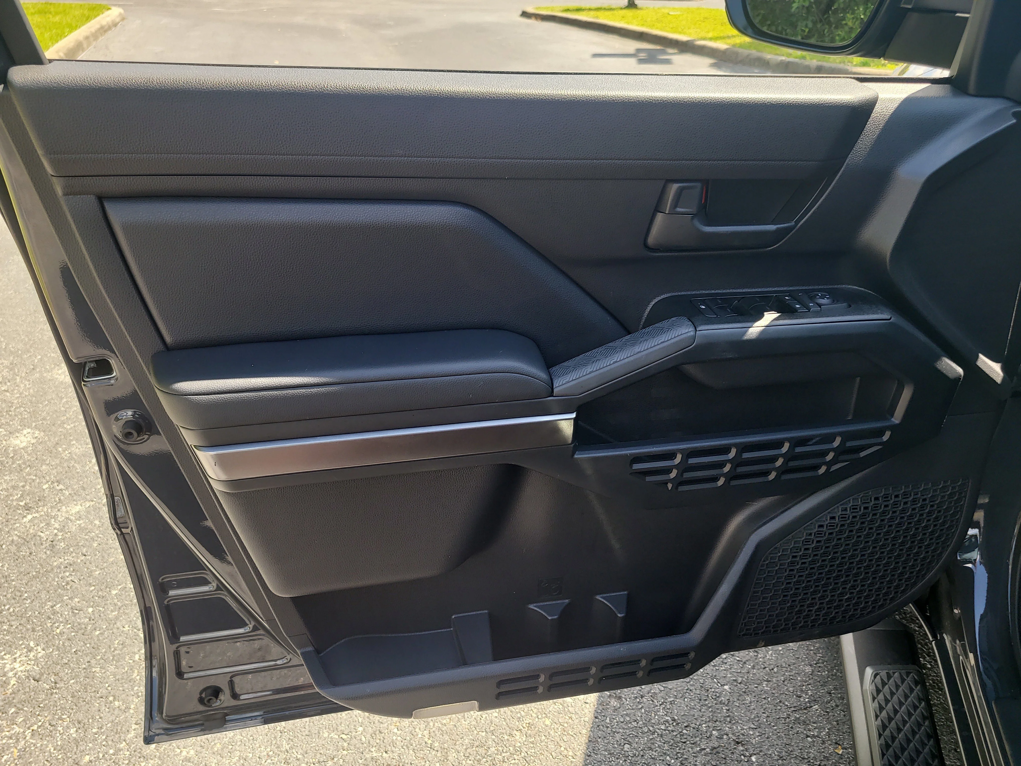 Certified Used 2025 Underground Toyota SR5 image 16