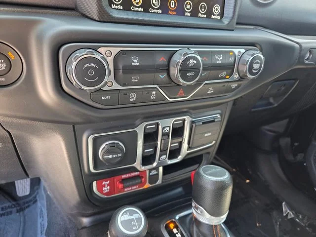 Used 2023 Black Jeep Mojave image 24