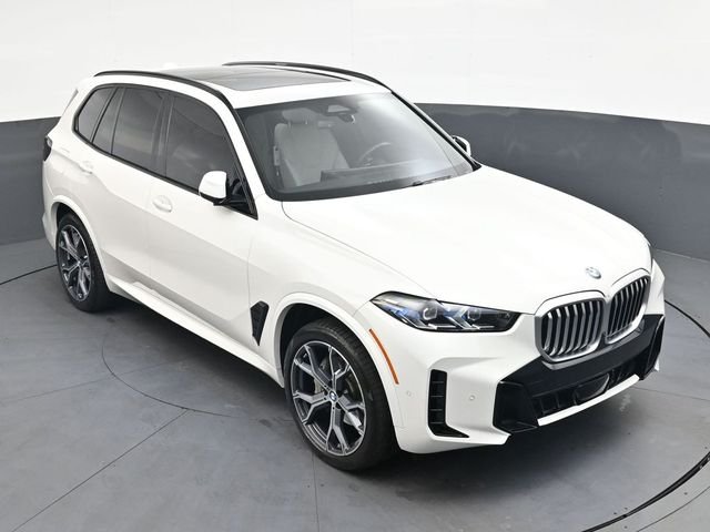 Used 2025 White BMW xDrive40i image 28