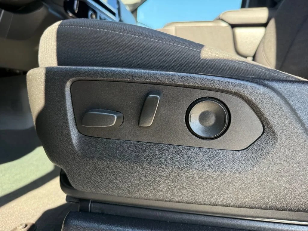 Used 2022 Glacier Blue Metallic Chevrolet LT image 32