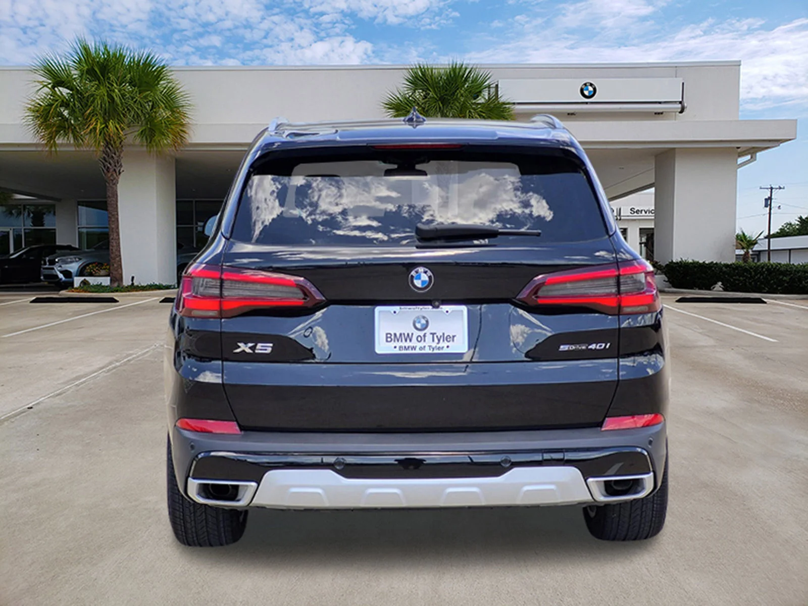 Certified Used 2023 Jet Black BMW sDrive40i image 5