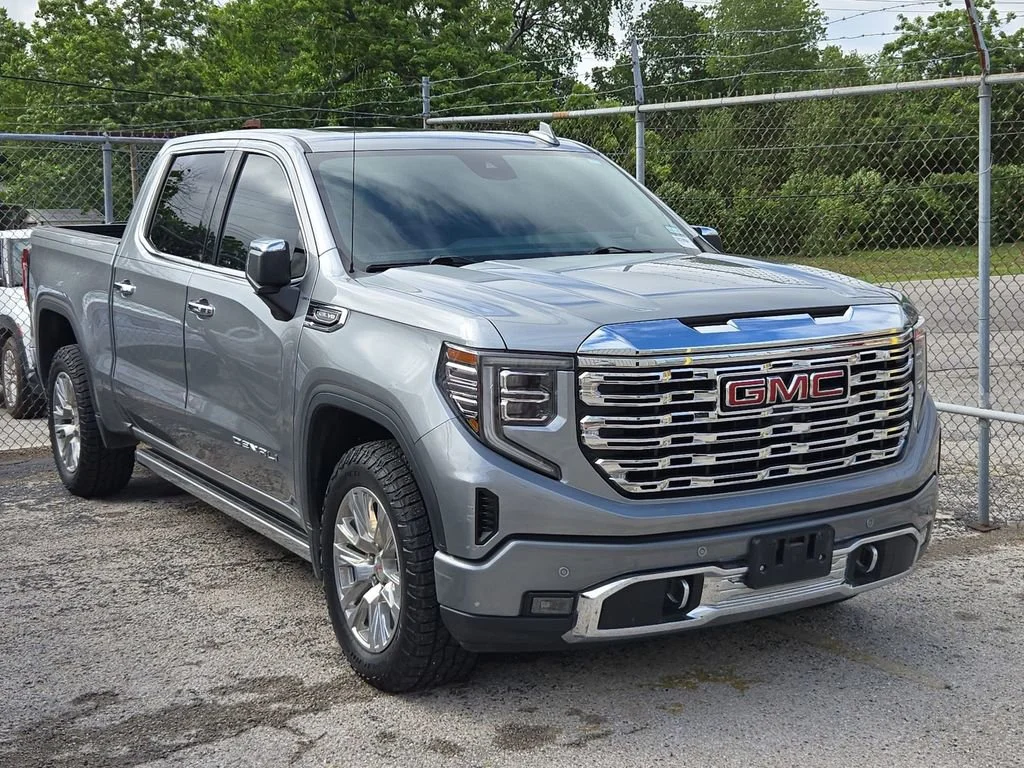 2023 GMC Sierra 4WD Crew Cab Short Box Denali's photo