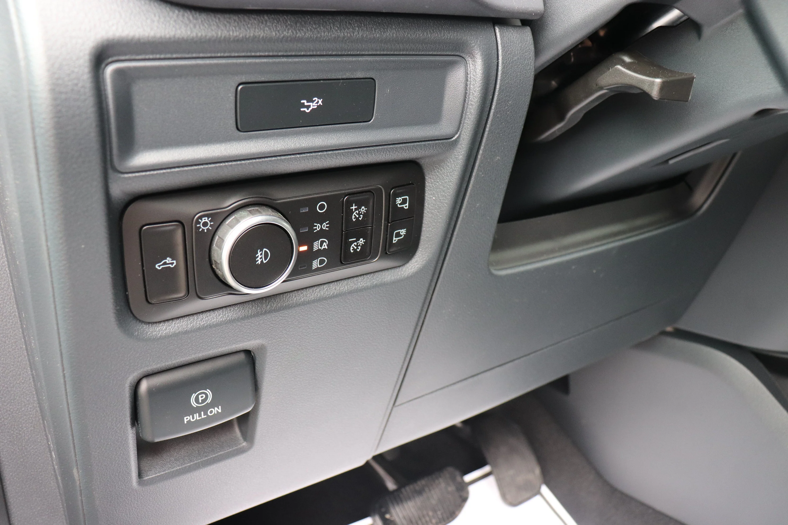 New 2026 OXFORD WHITE Ford XLT image 11