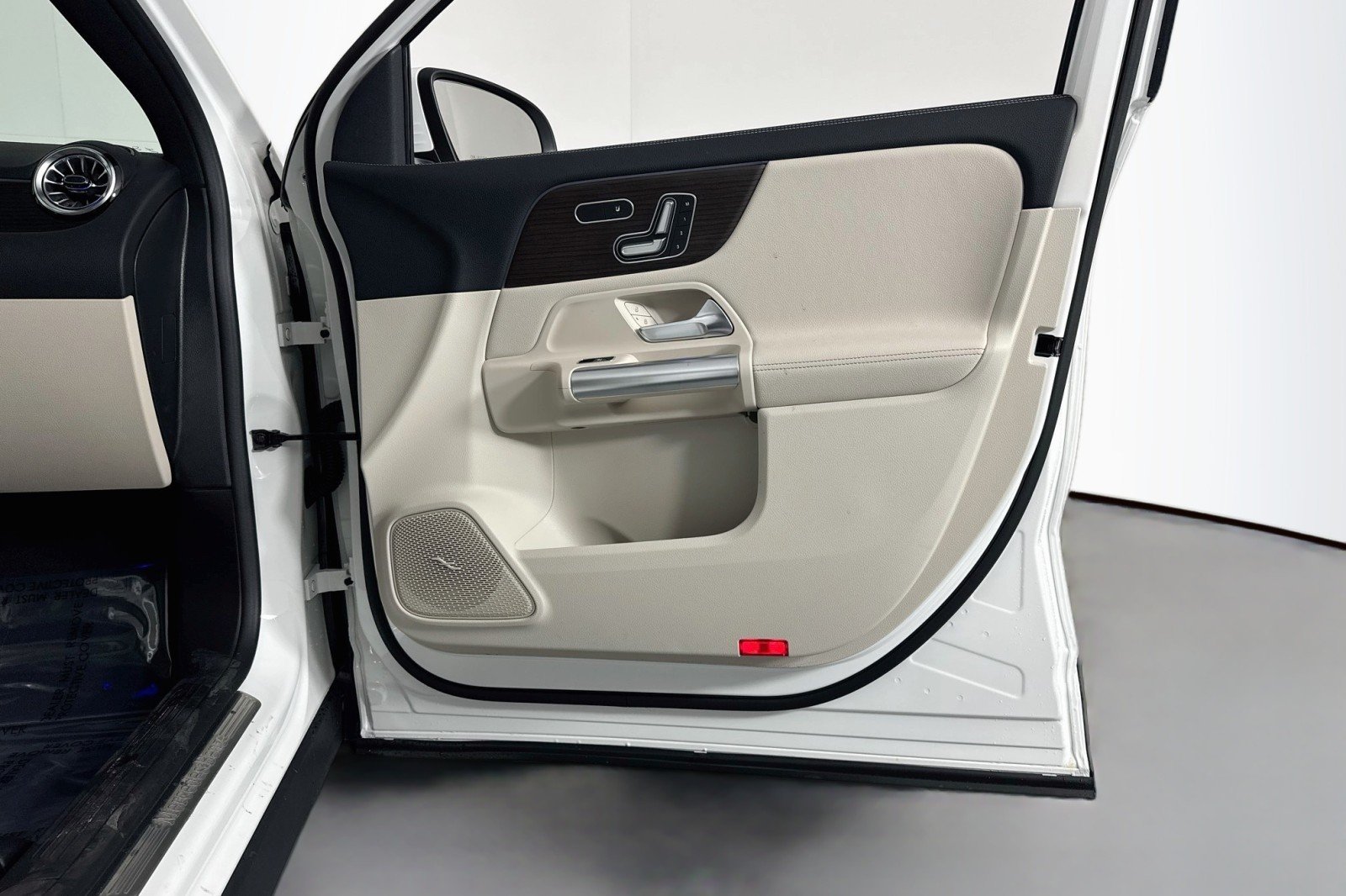 Certified Used 2026 Polar White Mercedes-Benz 250 image 25