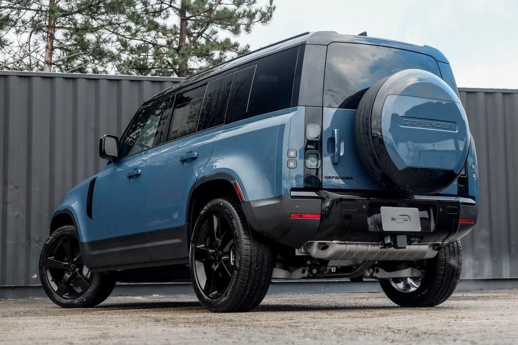 New 2026 Tasman Blue Land Rover S image 2