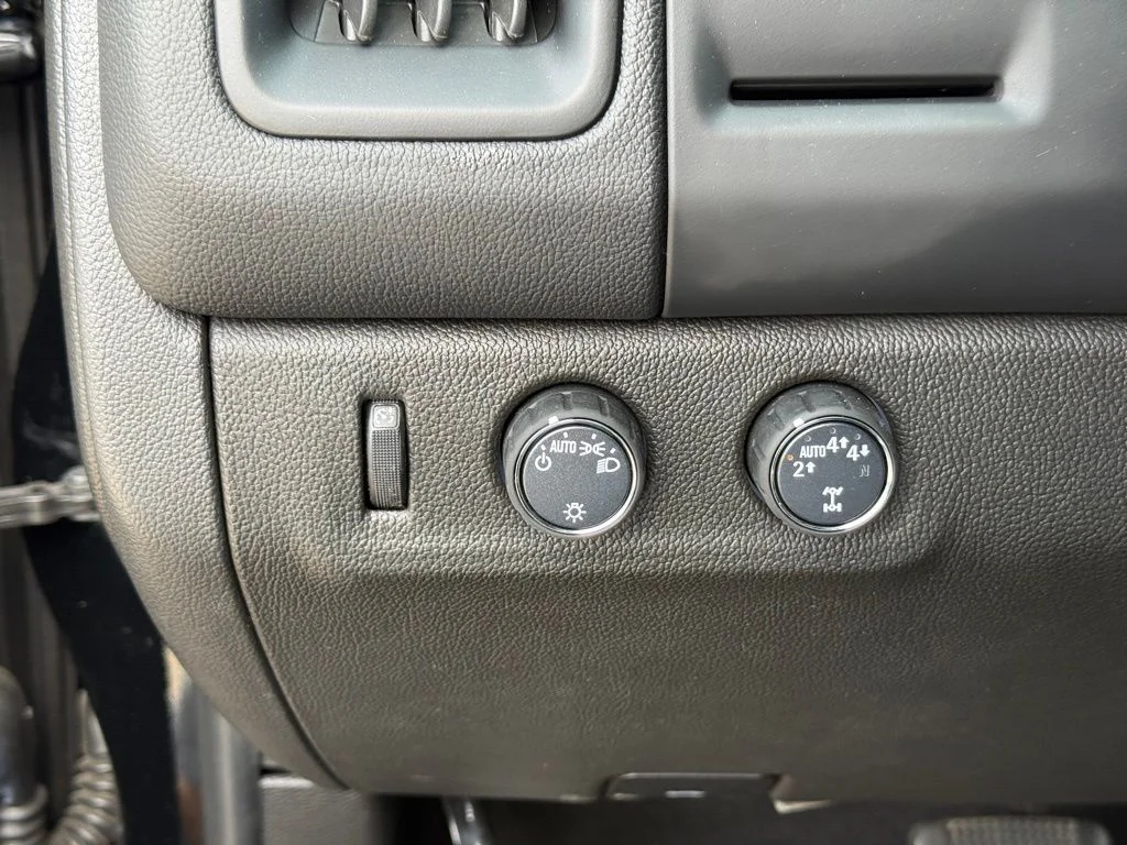 Used 2020 Black Chevrolet LT image 18