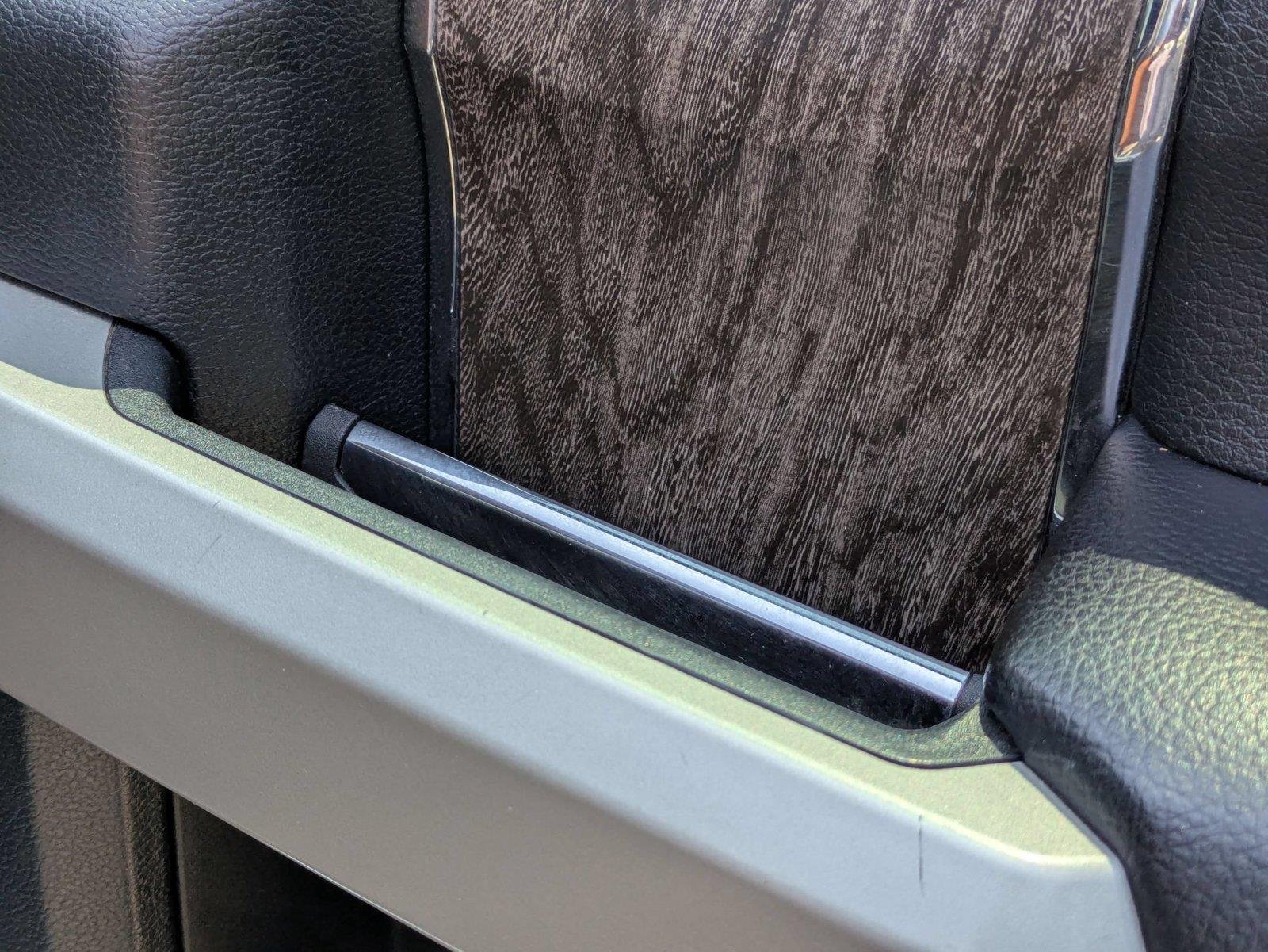 Used 2018 Magnetic Metallic Ford LARIAT image 32