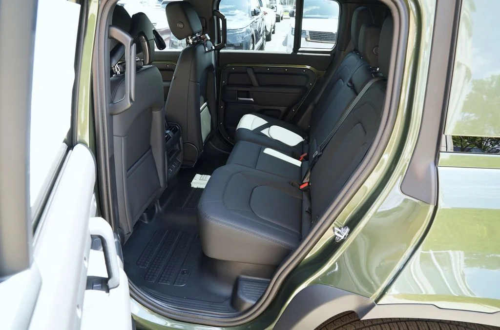New 2026 Woolstone Green Land Rover S image 31