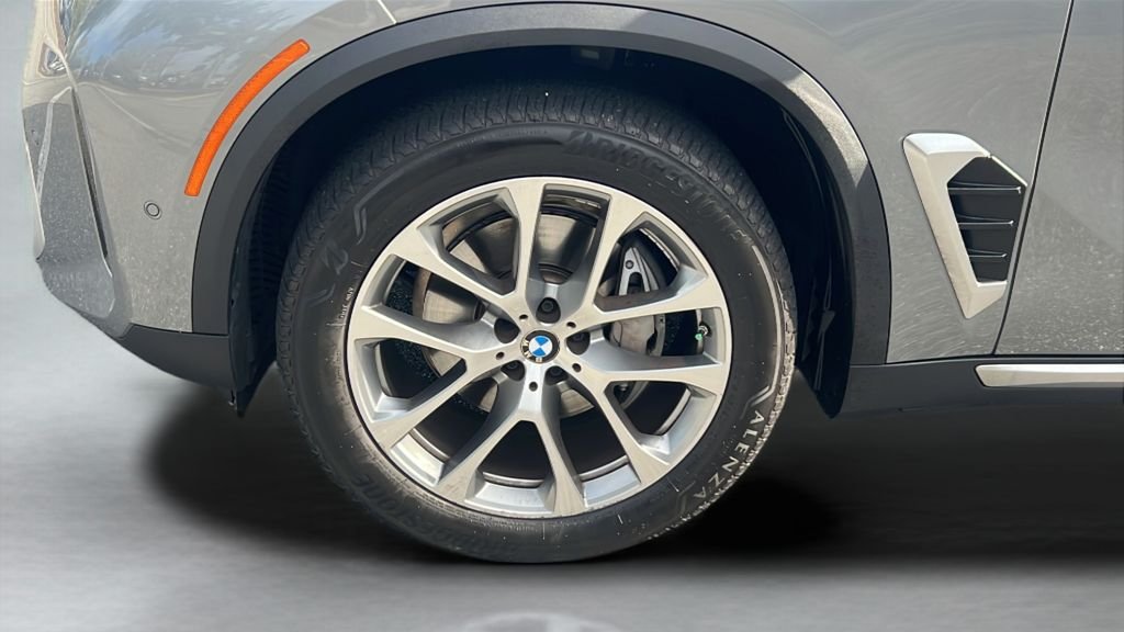 Certified Used 2024 Skyscraper Grey Metallic BMW xDrive40i image 25