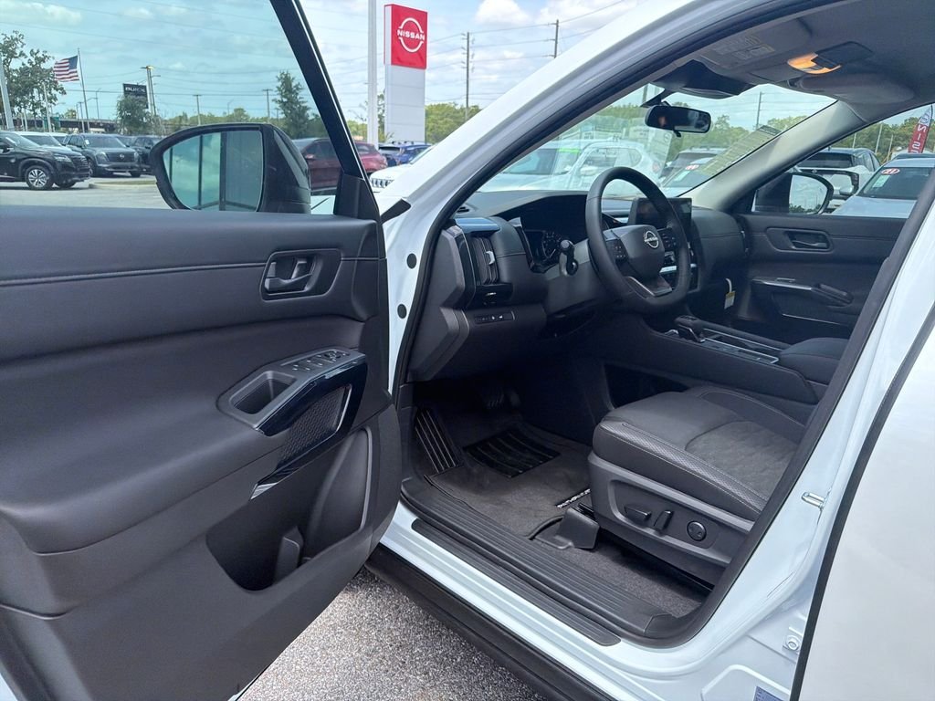 New 2026 Nissan Pathfinder SV 4D Sport Utility
