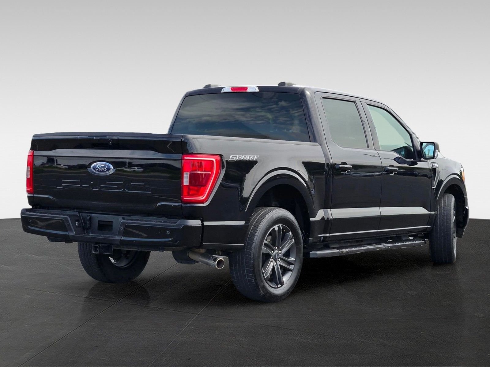 2023 Ford F-150 XLT photo 3