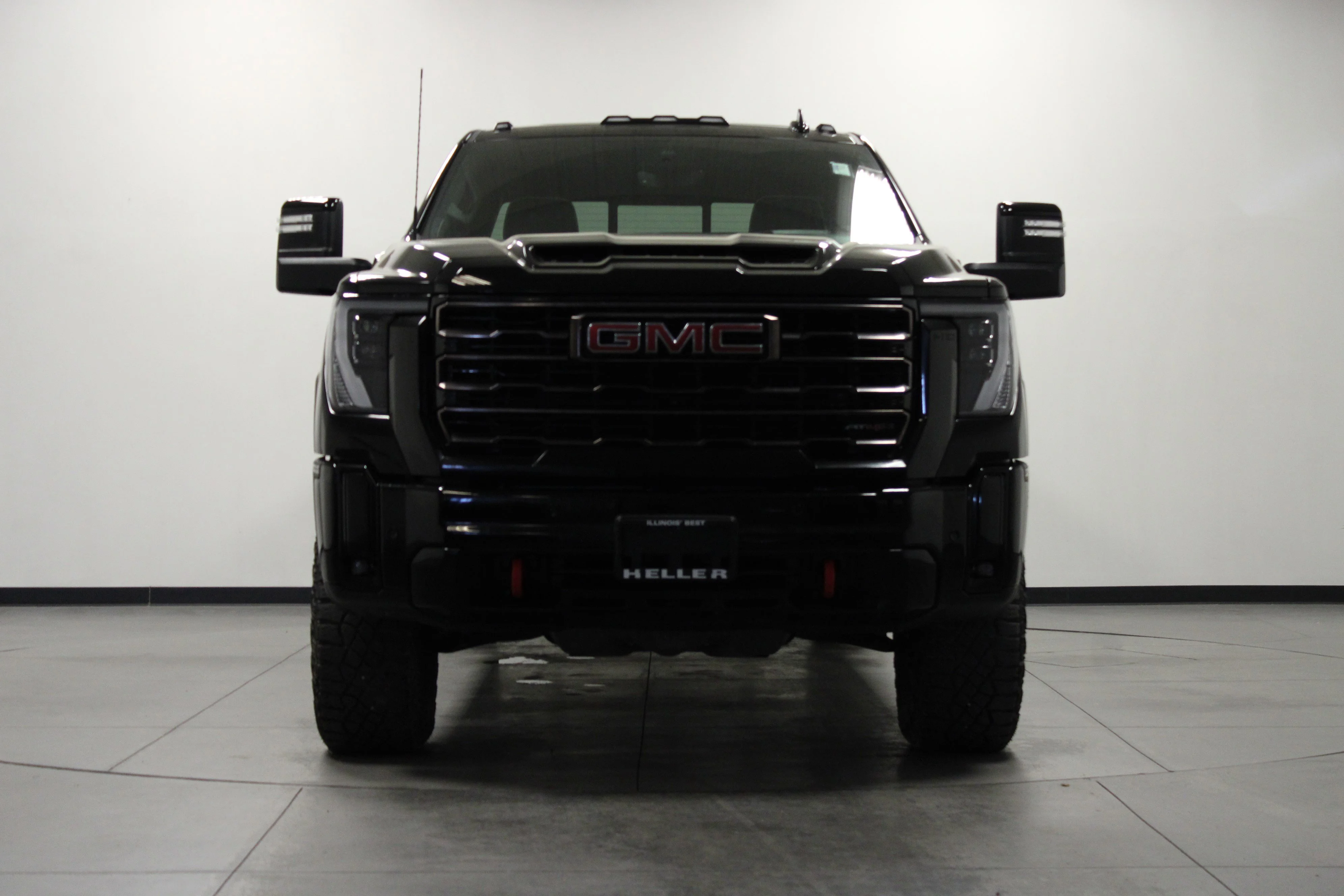 Used 2025 Onyx Black GMC AT4X image 9
