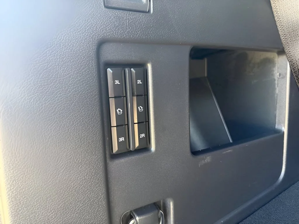 Used 2024  Ford Limited image 34