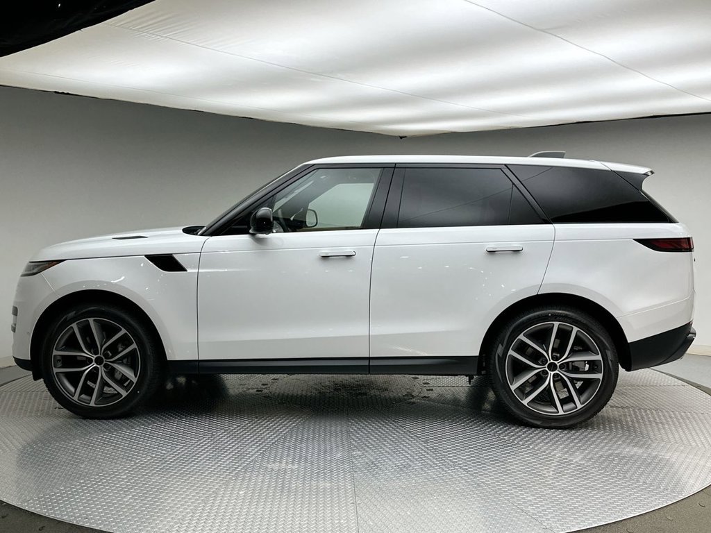 New 2027 Fuji White Land Rover SE image 2