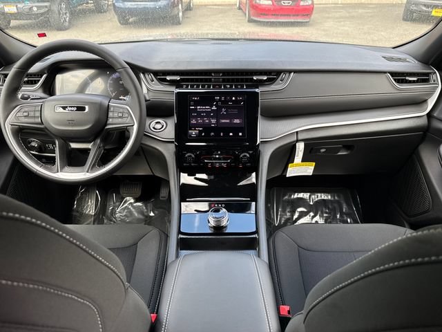 New 2026 Diamond Black Crystal Pearlcoat Jeep Laredo X image 10