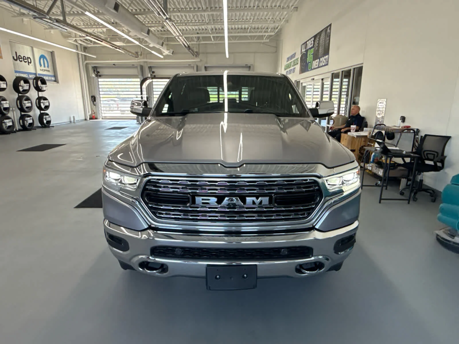 Used 2020 RAM Ram 1500 Pickup Limited with VIN 1C6SRFHM5LN223173 for sale in Kansas City
