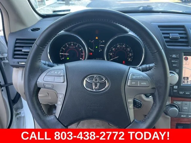 Used 2010 White Toyota Limited image 19