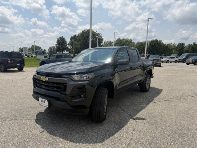 Used 2024 Black Chevrolet 4WD LT image 3