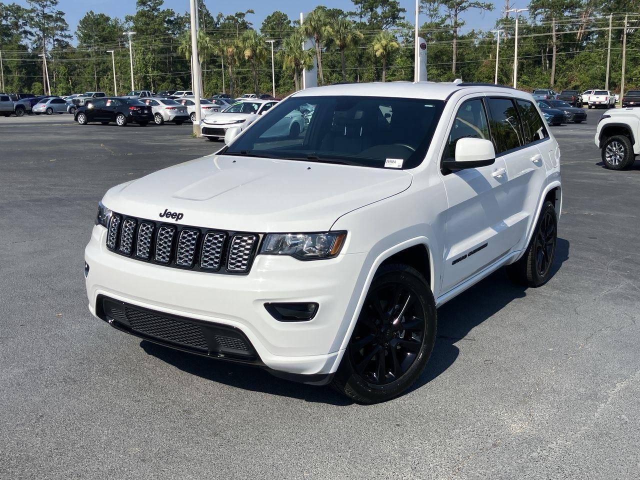 Used 2019 White (Bright White Clearcoat) Jeep Altitude image 1
