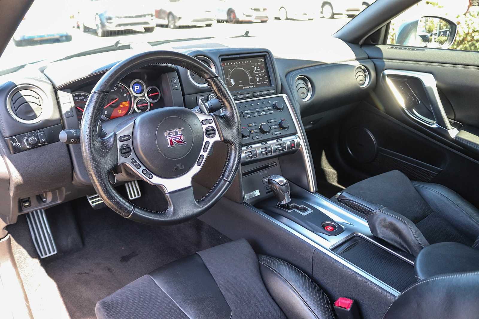 Used 2009 Gun Metallic Nissan Premium image 12