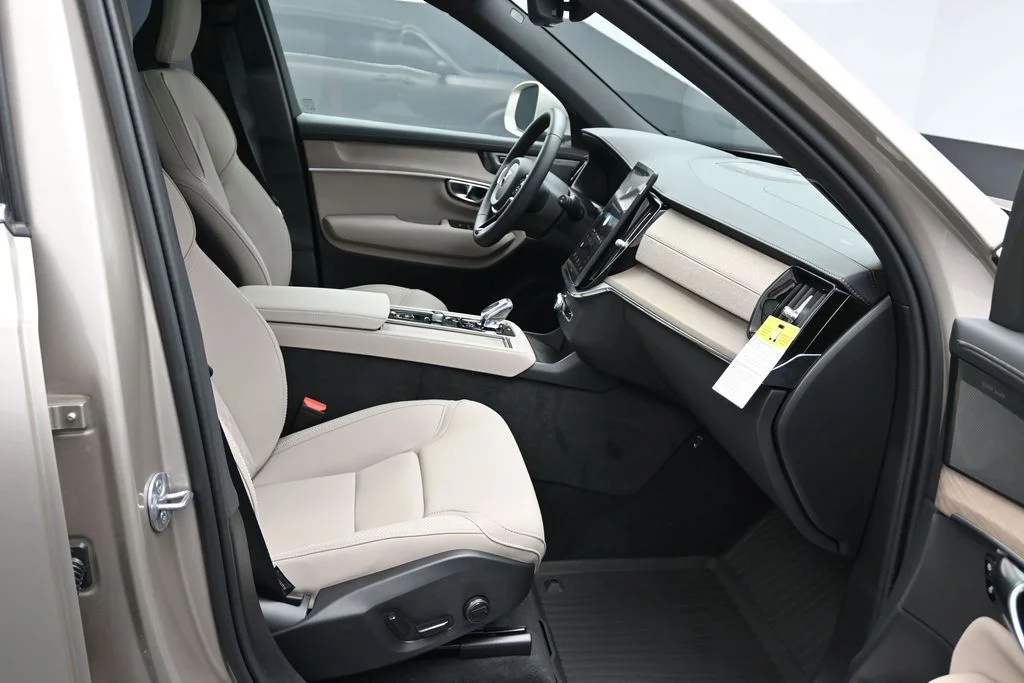 Used 2026 Bright Dusk Volvo Plus image 21