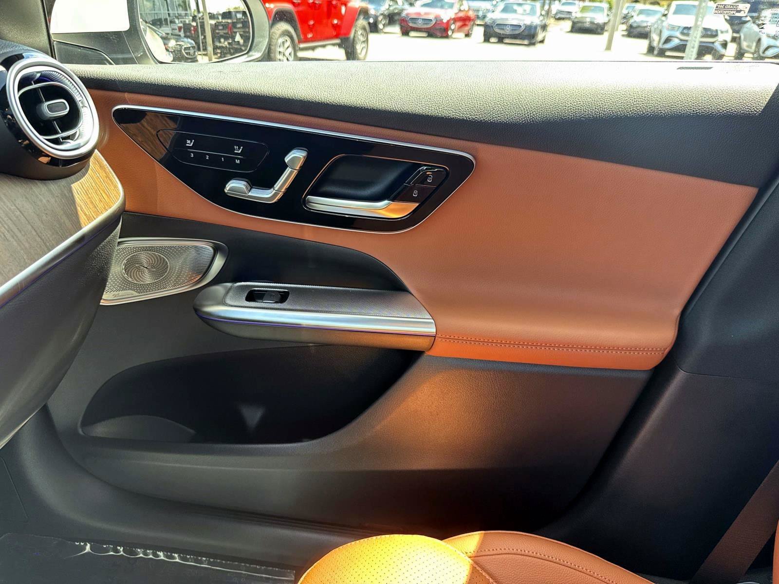 New 2027 Polar White Mercedes-Benz 300 SUV image 24