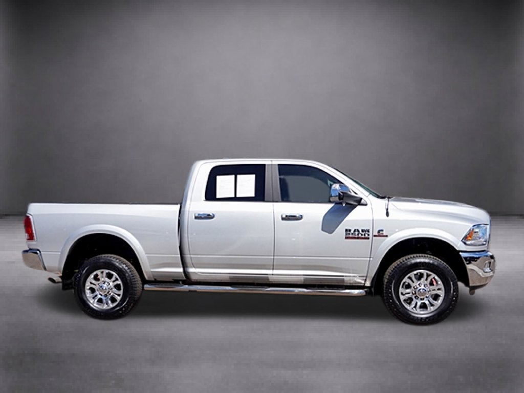 Used 2017 Silver Ram Laramie image 2