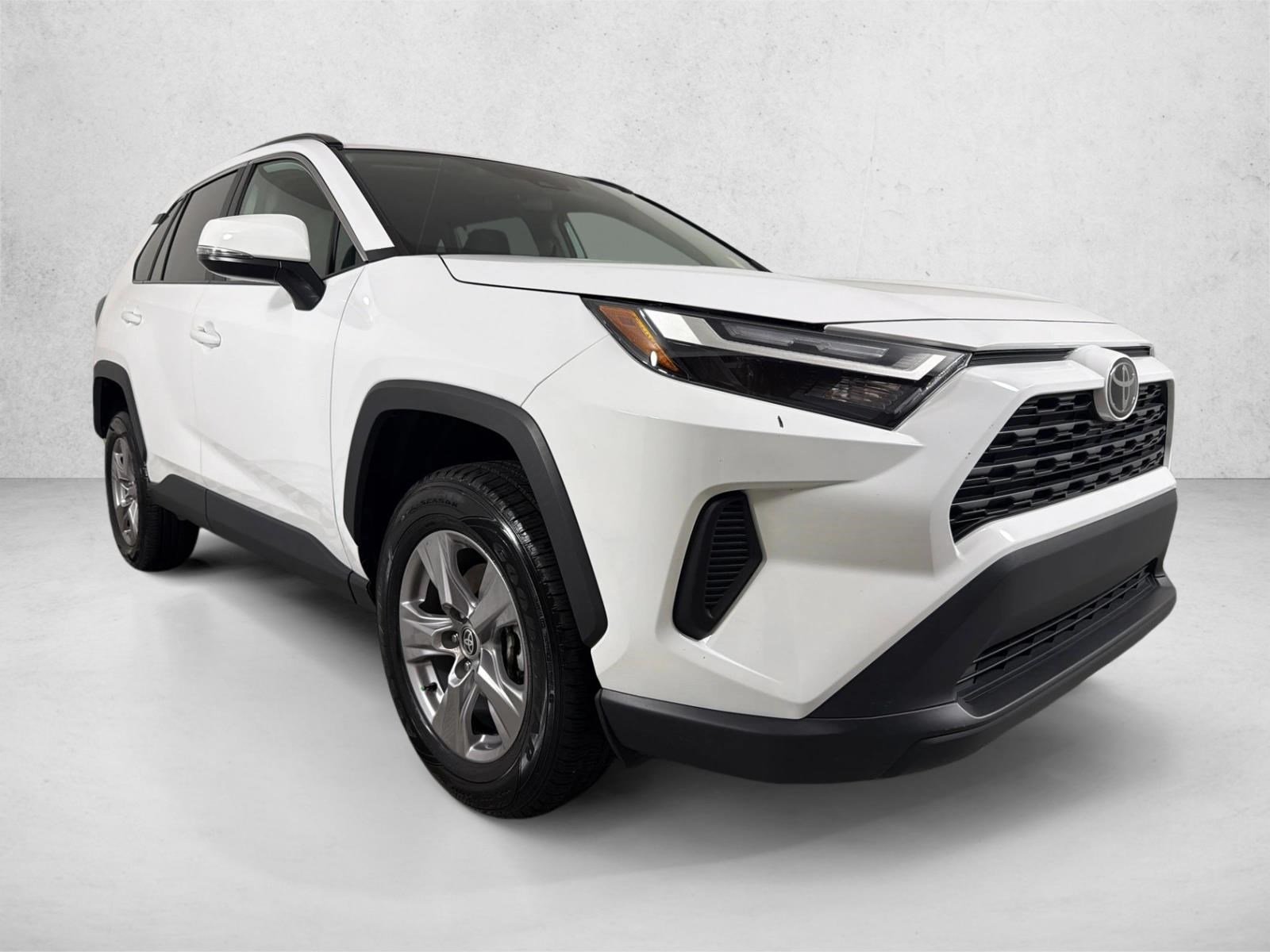 Used 2025 Ice Cap Toyota XLE image 1