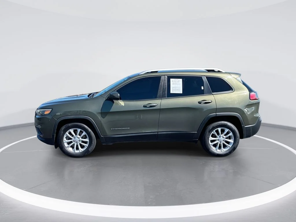 Used 2020 Green Jeep Latitude image 5