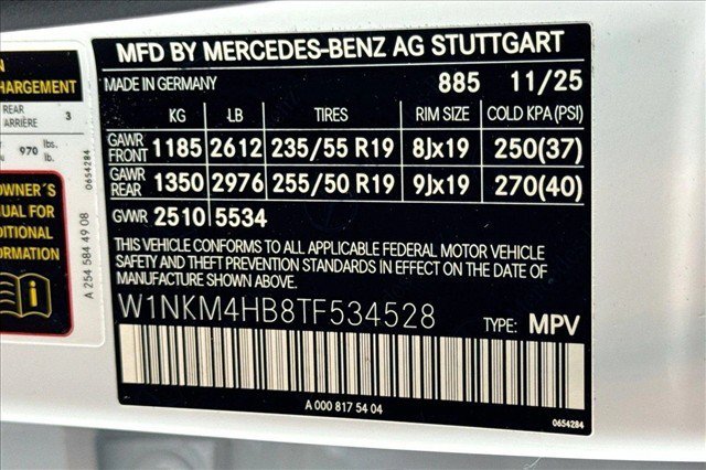 New 2026 MANUFAKTUR Moonlight White Metallic Mercedes-Benz GLC 300 image 60