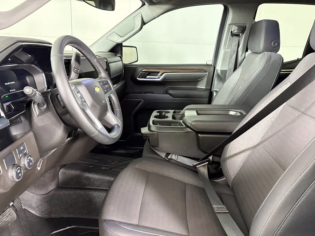 Used 2025 Black Chevrolet LT image 23