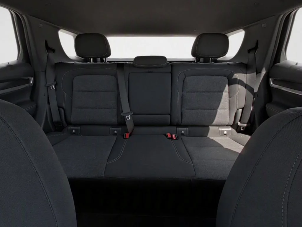 New 2027 White GMC Elevation image 32