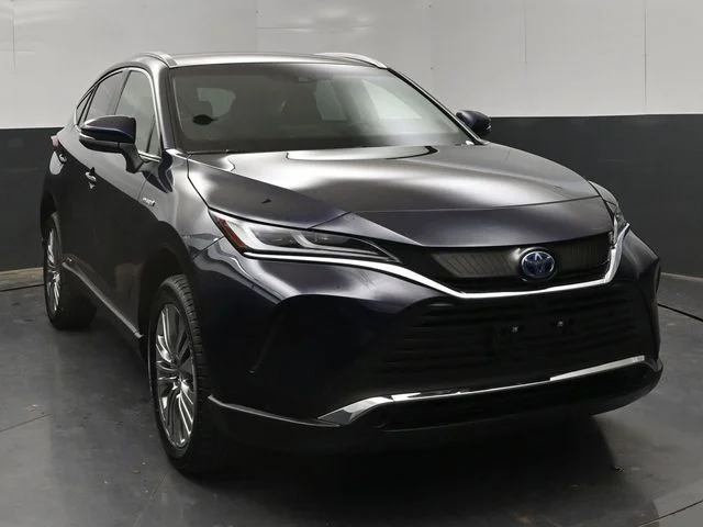 Certified Used 2021  Toyota Limited image 2
