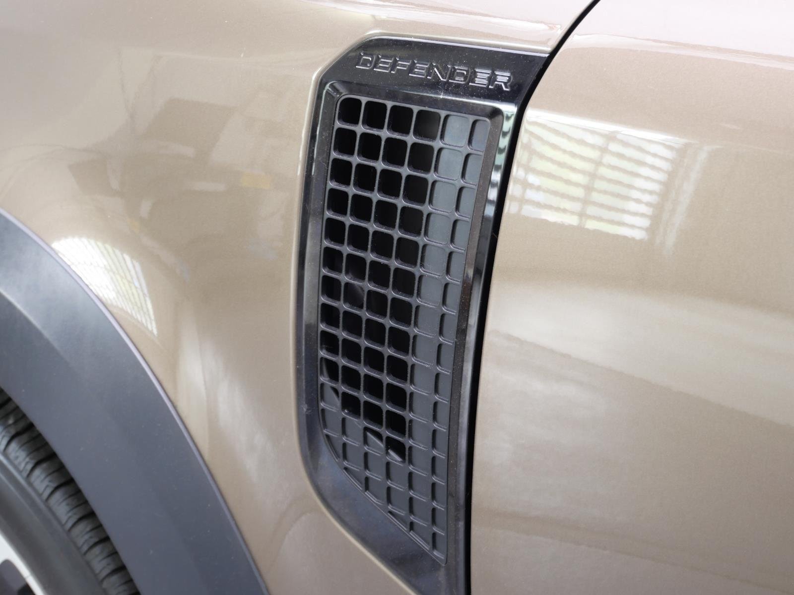 Used 2022 Gondwana Stone Metallic Land Rover X-Dynamic HSE image 12