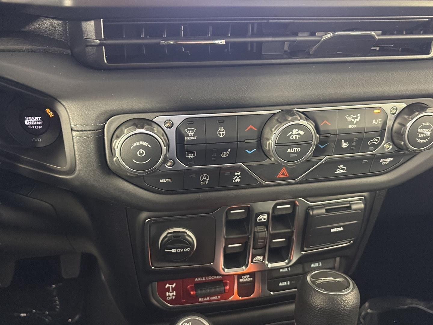 New 2026 Bright White Clearcoat Jeep Mojave image 12