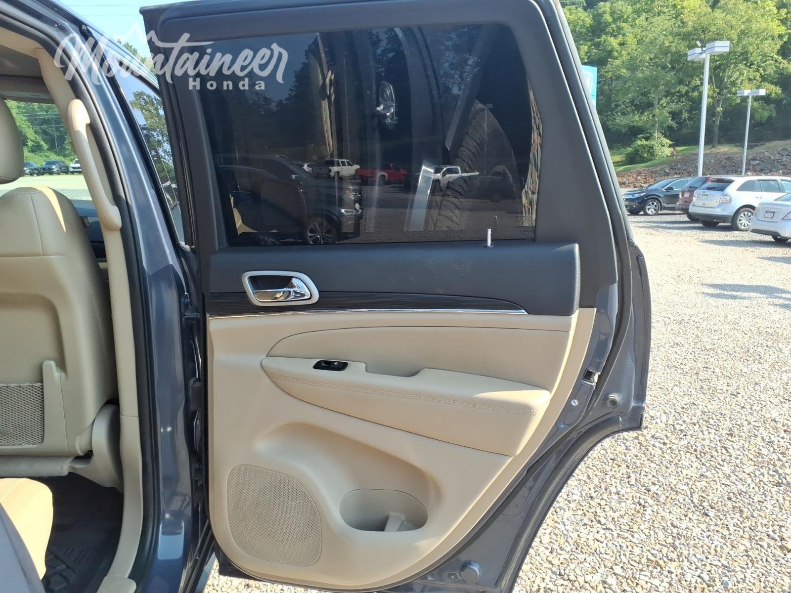 Used 2021 Slate Blue Pearlcoat Jeep Limited image 19