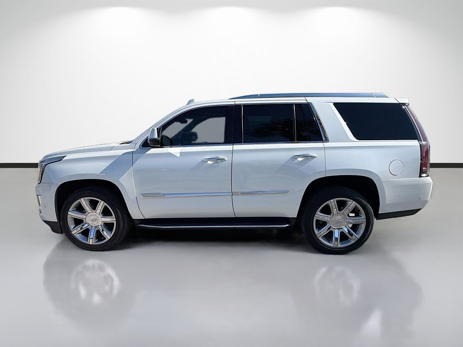 Used 2020 White Cadillac Luxury image 6