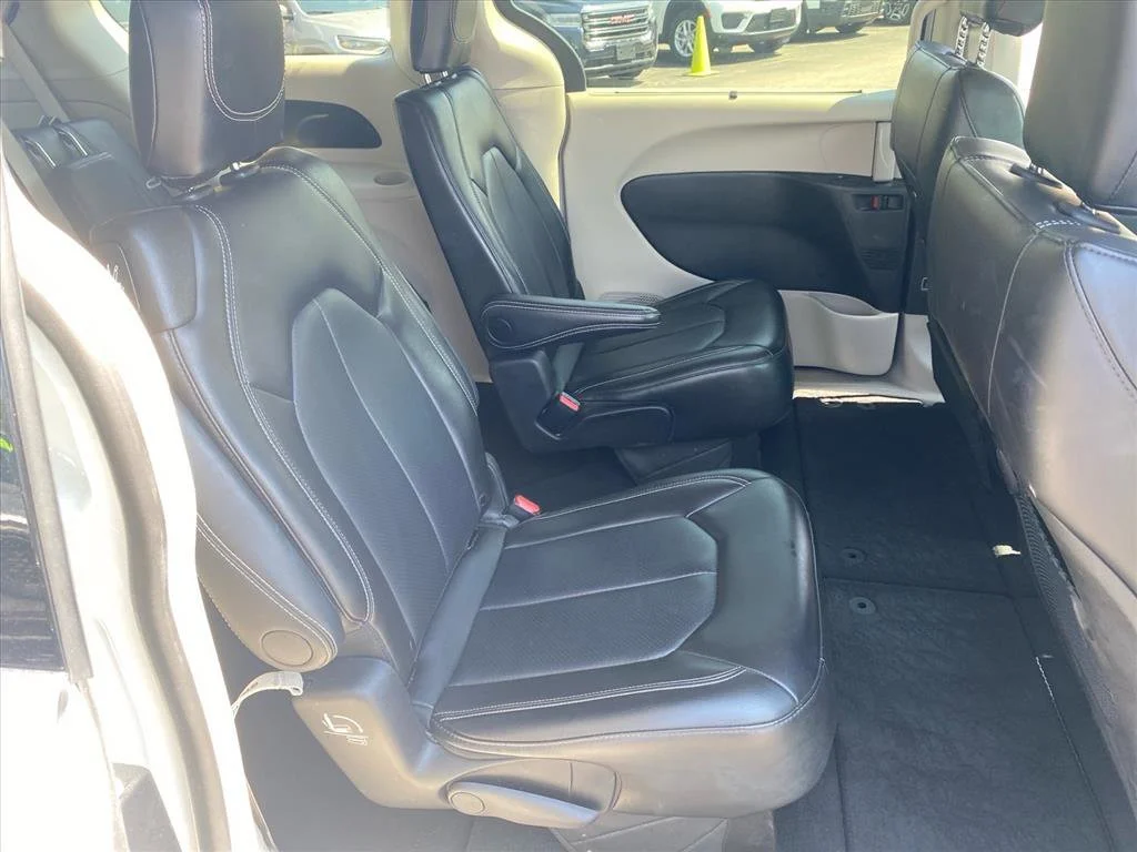 Used 2024 Bright White Clearcoat Chrysler Touring L image 23