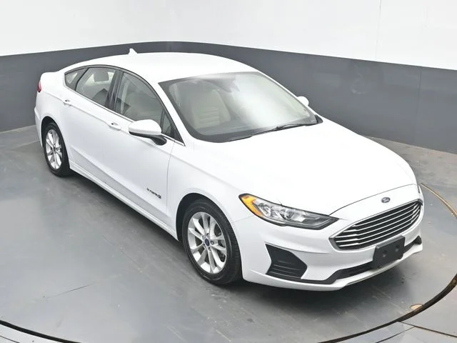 Used 2019 Oxford White Ford SE image 13